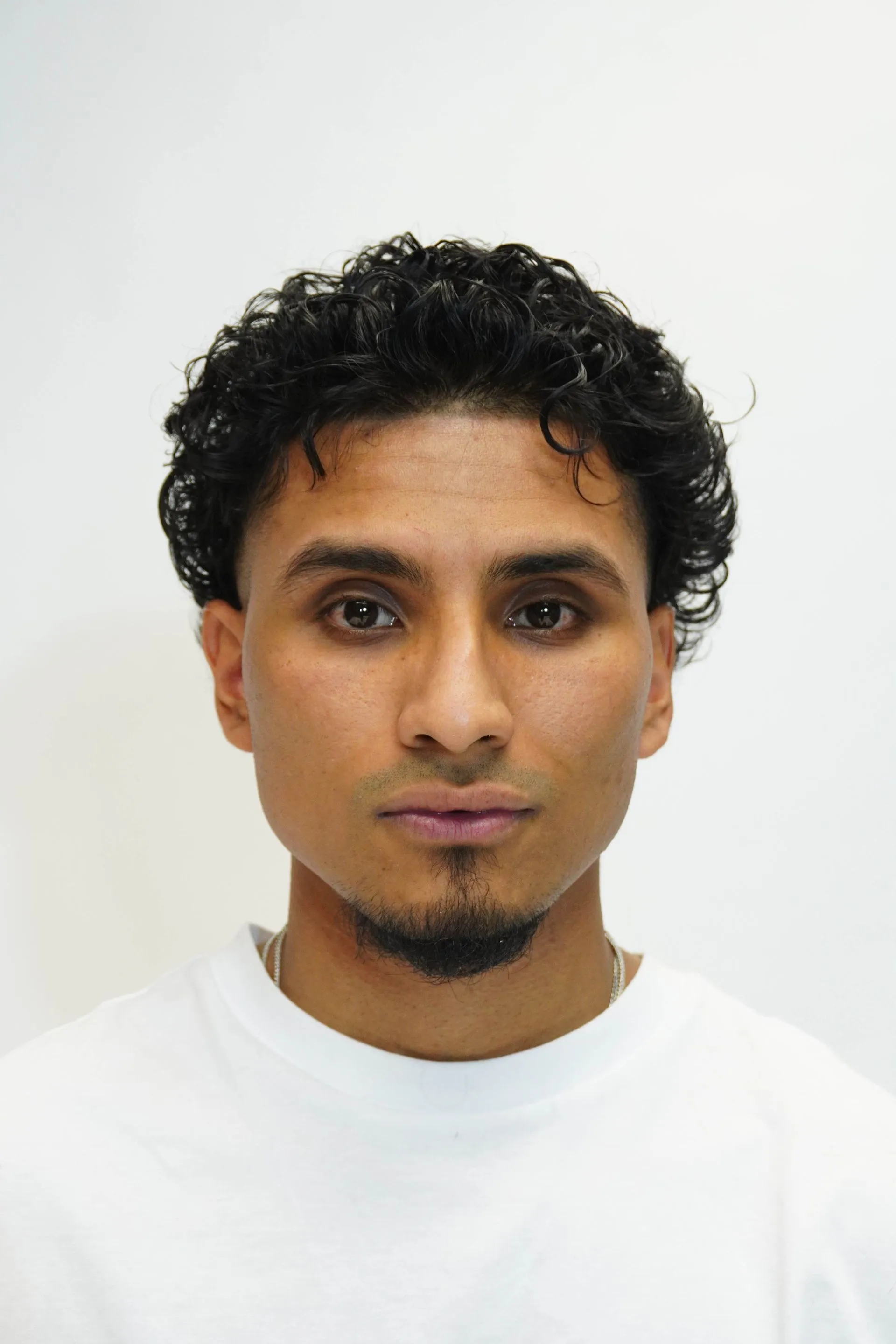 KellyCo Faces talent headshot: Adolfo Hernandez